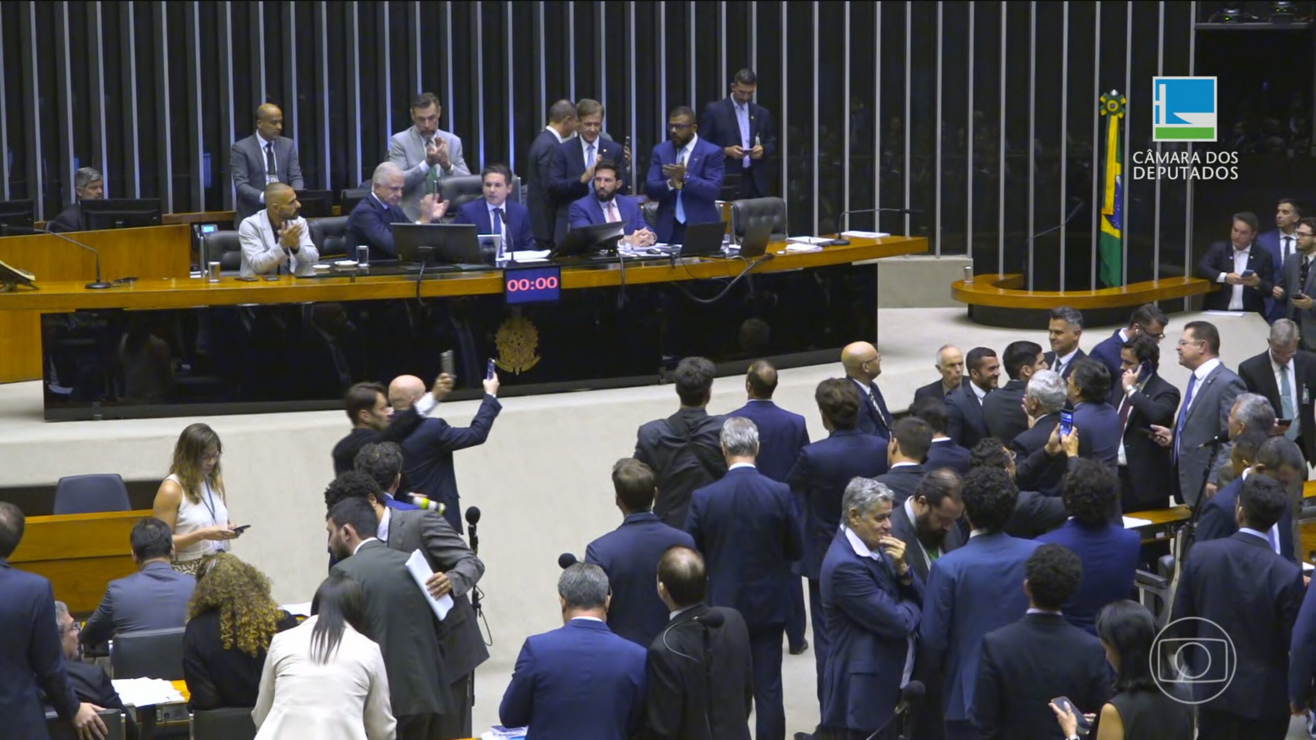 Congresso rejeita equiparação de facções criminosas a organizações terroristas no Brasil - equiparação facções criminosas a organizações terroristas