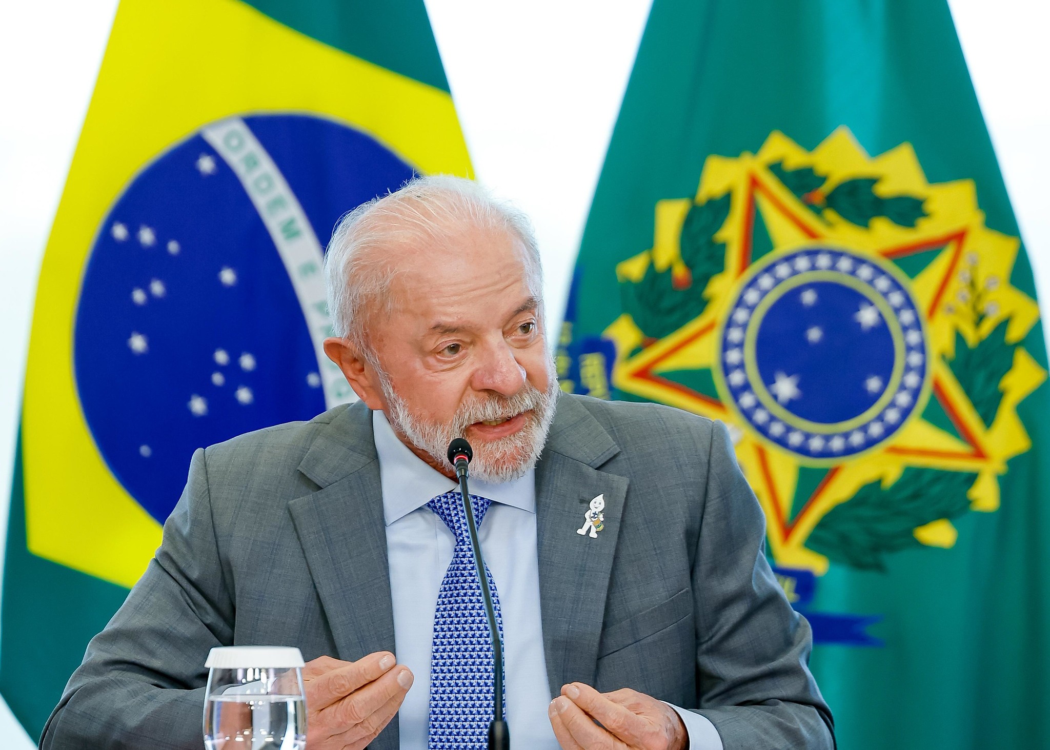 Governo Lula enfrenta atrasos no combate ao crime organizado por resistência de governadores da oposição