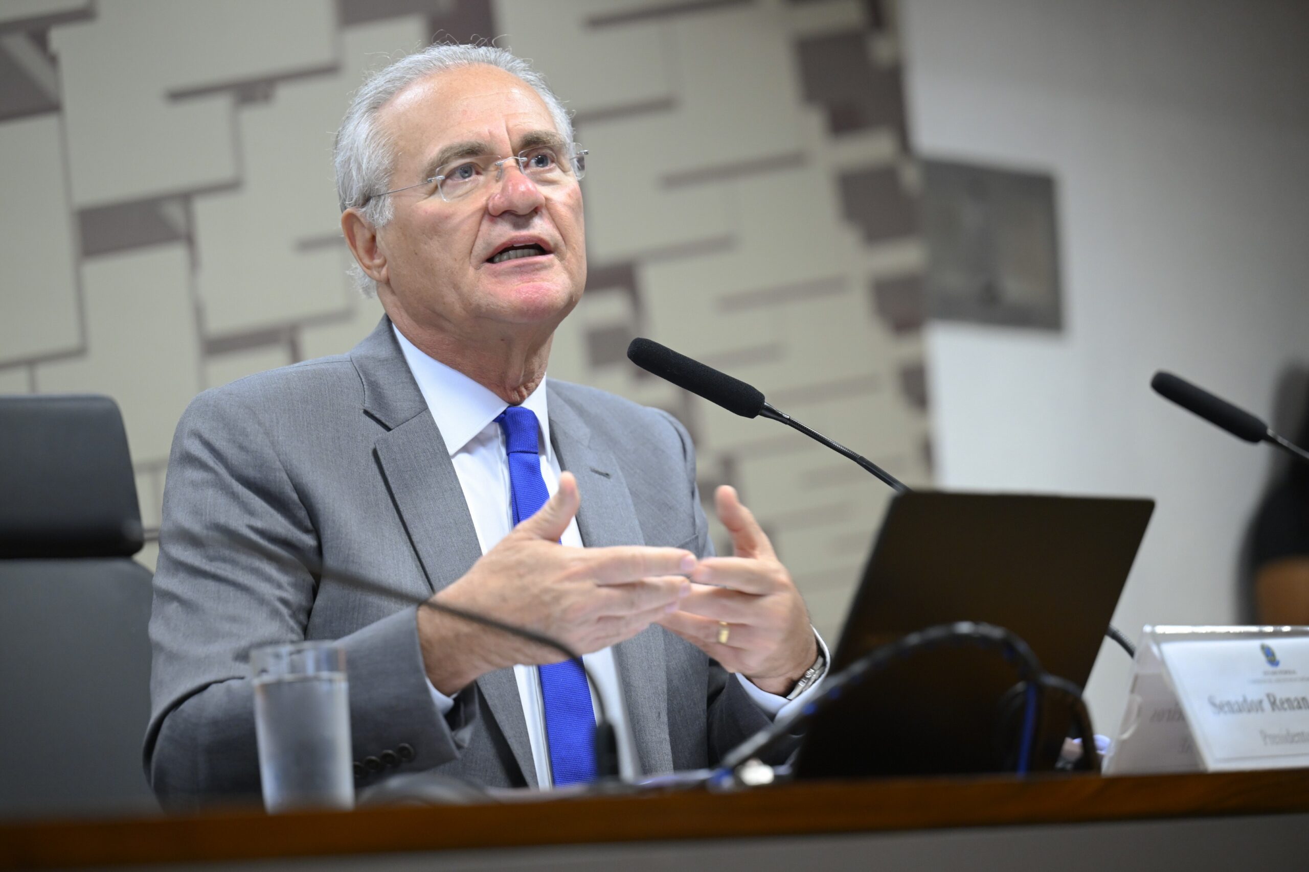 Senado adia votação de projeto sobre dívidas rurais para buscar acordo com governo