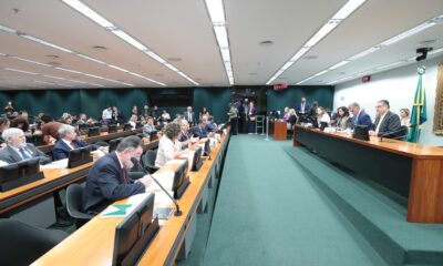 CCJ da Câmara aprova PEC que reduz maioridade penal para 16 anos e avança no Congresso - redução da maioridade penal