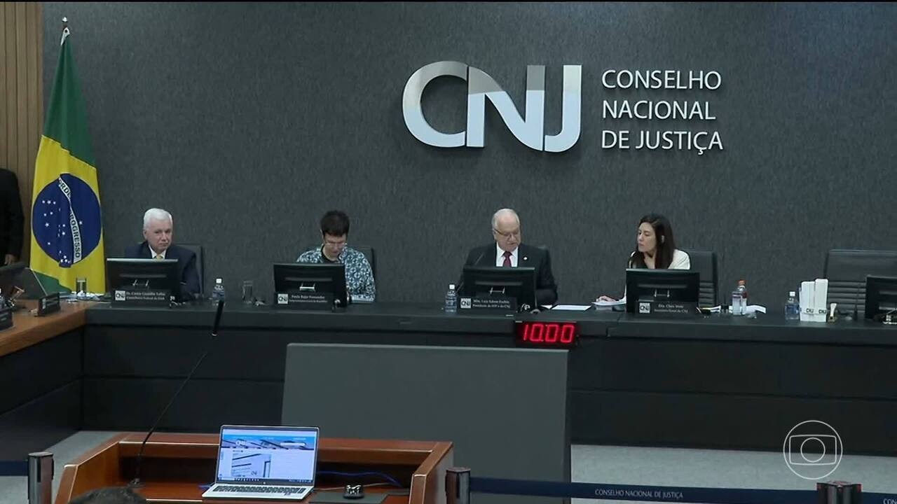 Fachin cria grupo de trabalho para revisar penduricalhos pagos a magistrados e garantir transparência