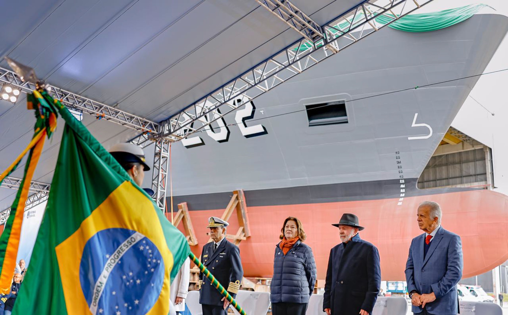 Lula critica planos de Trump sobre Panamá e Groenlândia e defende investimento em defesa nacional - Lula critica Trump