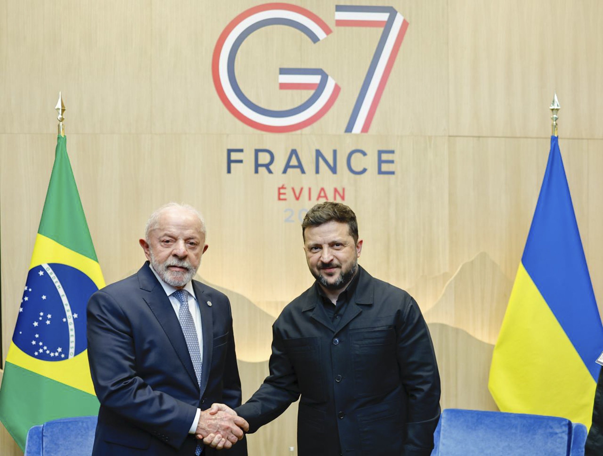 Lula e Zelensky se reúnem na França para discutir guerra na Ucrânia e caminhos para a paz - reunião Lula Zelensky