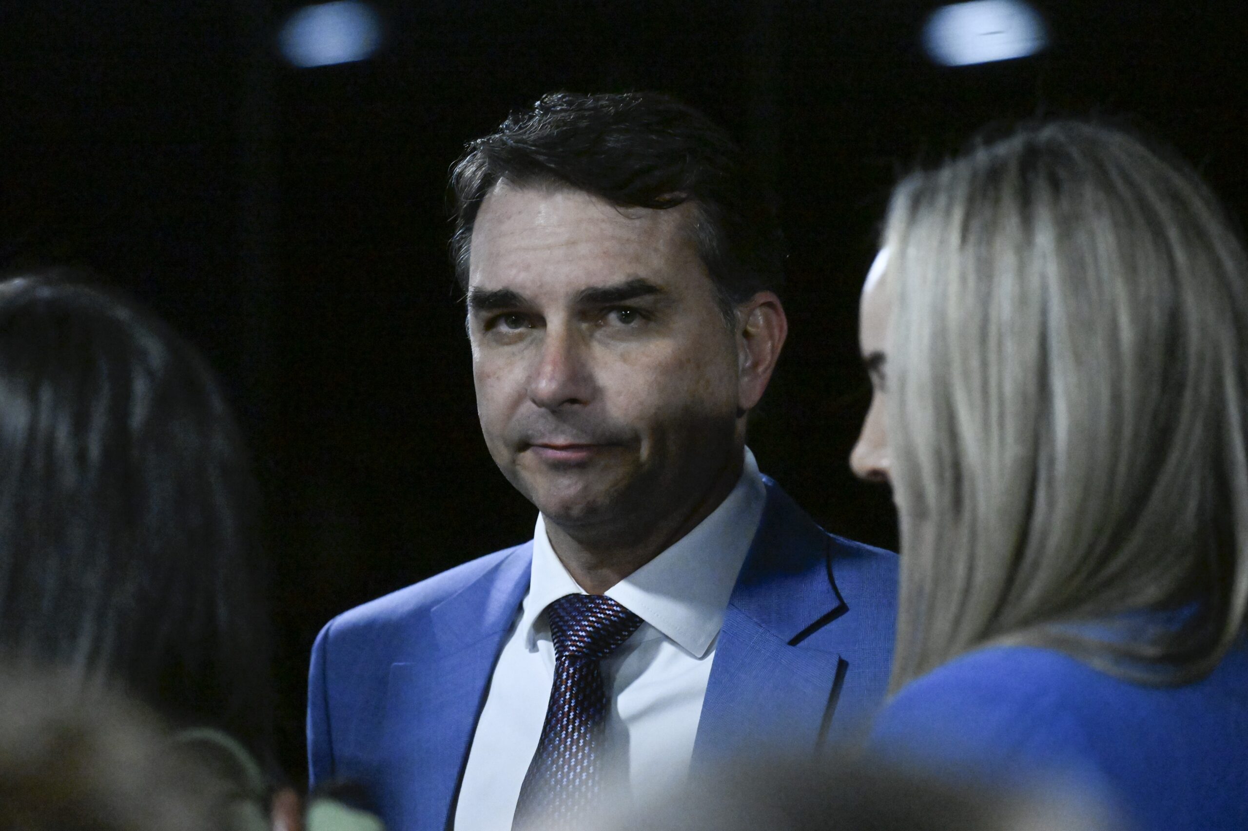 Pesquisa Quaest revela queda de Flávio Bolsonaro entre evangélicos, jovens e Sudeste - Flávio Bolsonaro pesquisa Quaest