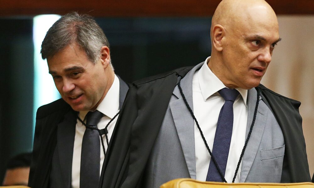 PGR defende André Mendonça como relator do caso Dark Horse envolvendo Flávio Bolsonaro