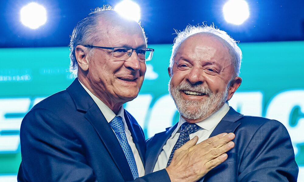 Presidenciáveis intensificam negociações para escolha de vice visando ampliar apoio e garantir tempo de TV - negociação de vice presidencial 2026