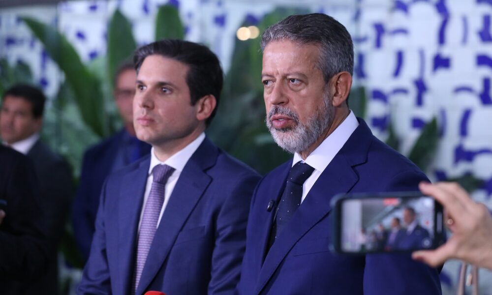 Voto virtual na Câmara aumenta produtividade, mas gera críticas sobre esvaziamento do plenário