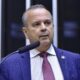 Campanha de Flávio Bolsonaro solicita ao TSE investigação sobre perfis falsos que atacam pré-candidato - perfis falsos nas redes sociais