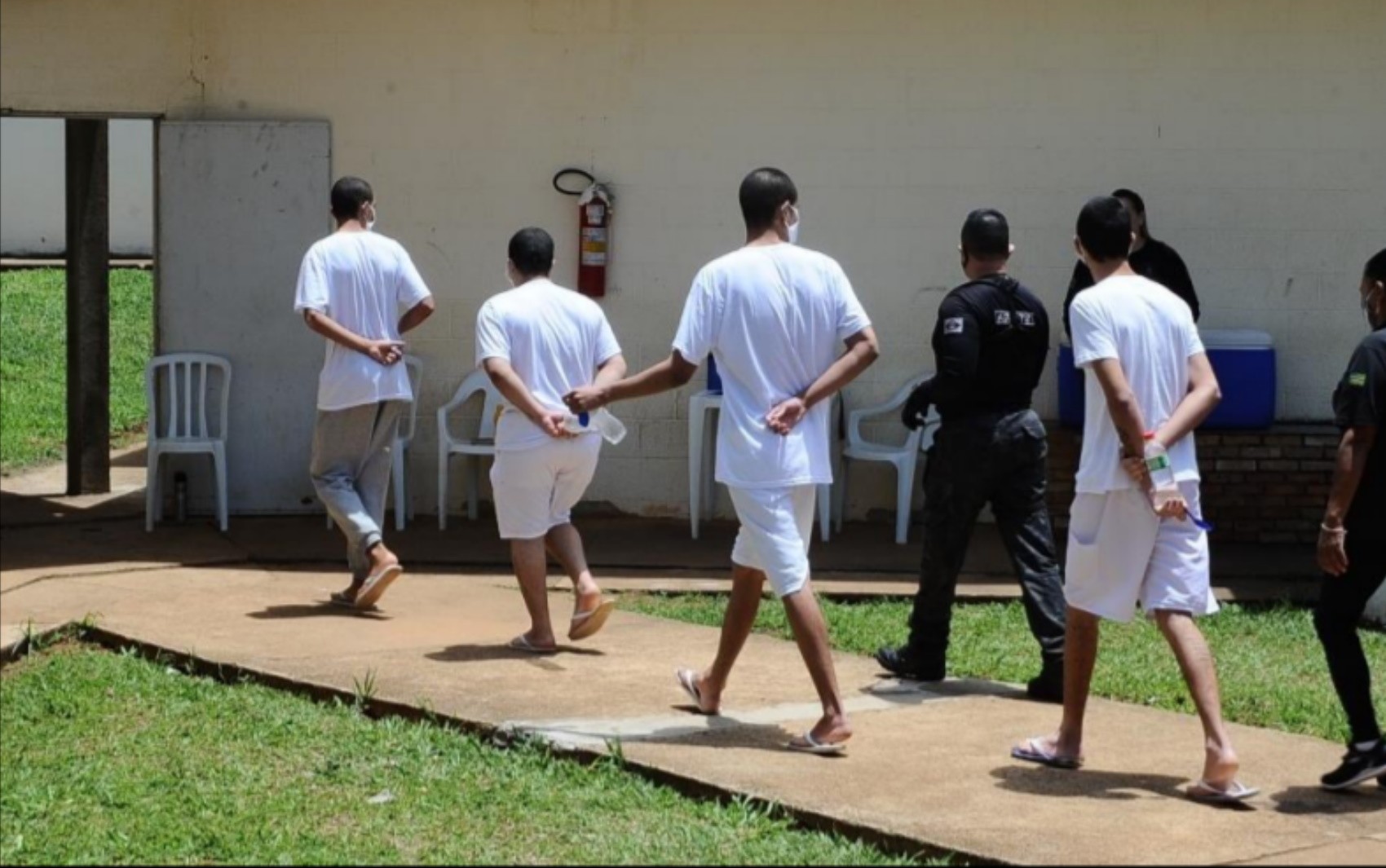 Pesquisa Datafolha revela que 70% dos brasileiros apoiam punição de menores como adultos