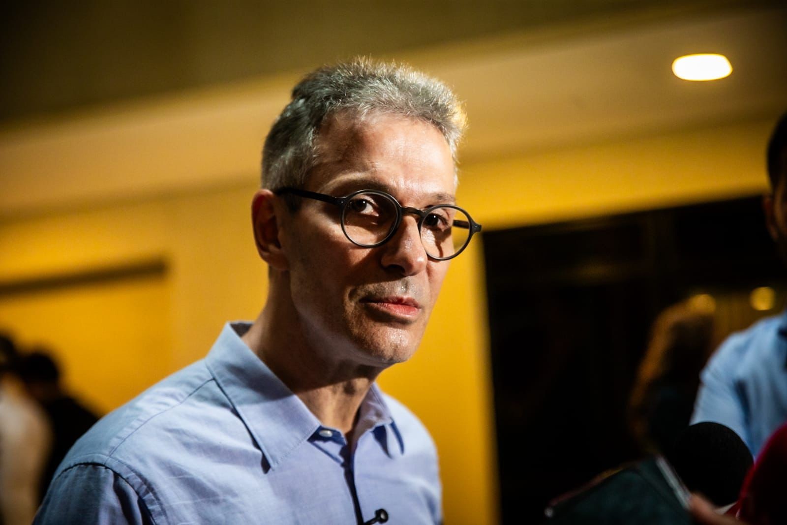 Romeu Zema critica Renan Santos por falta de experiência e promessas exageradas na corrida presidencial