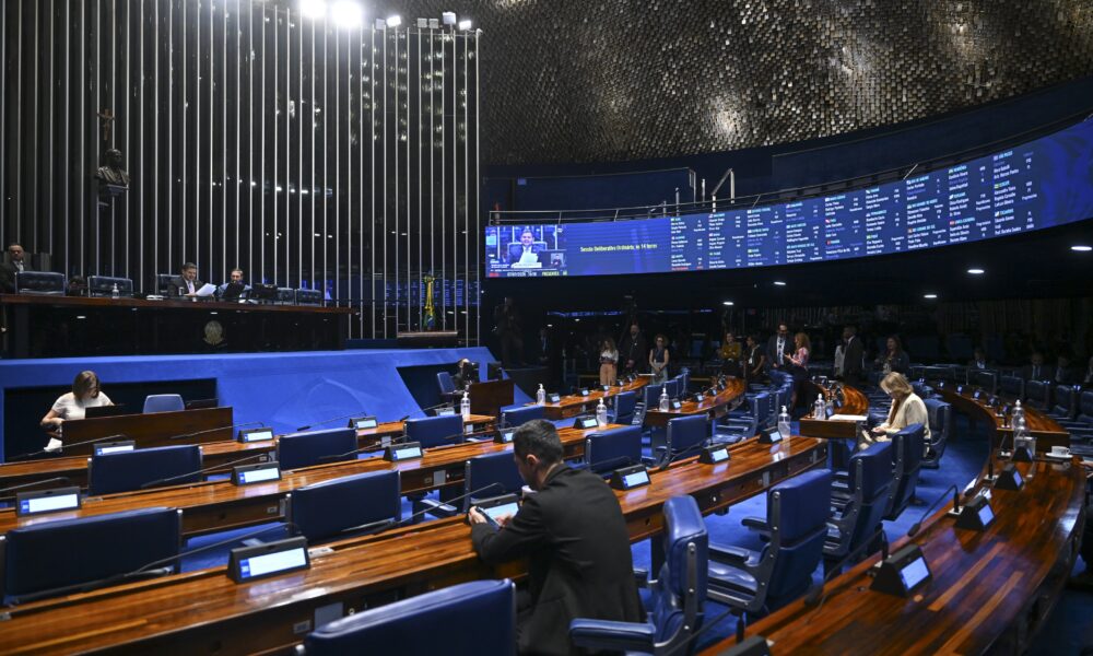 Senado aprova endurecimento das penas para violência sexual digital contra crianças e adolescentes