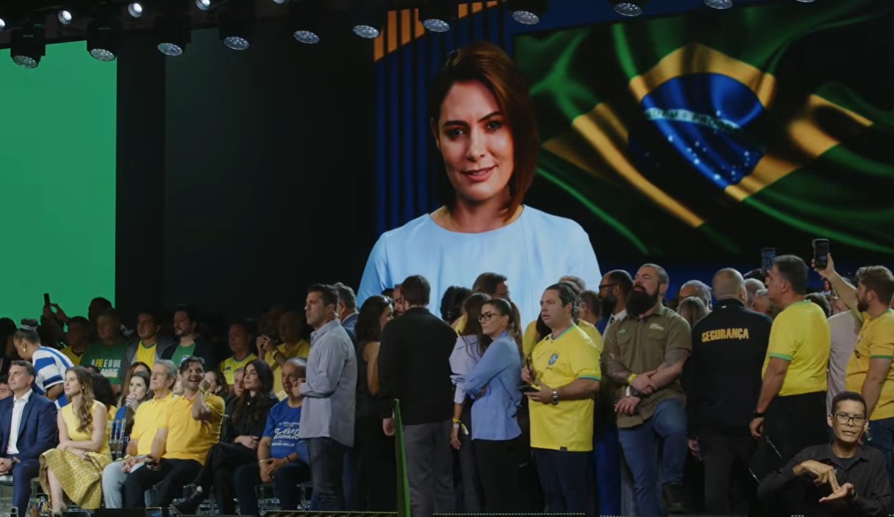 Trégua entre Flávio e Michelle Bolsonaro revela crise e desconfiança nos bastidores do PL - Flávio Bolsonaro e Michelle Bolsonaro