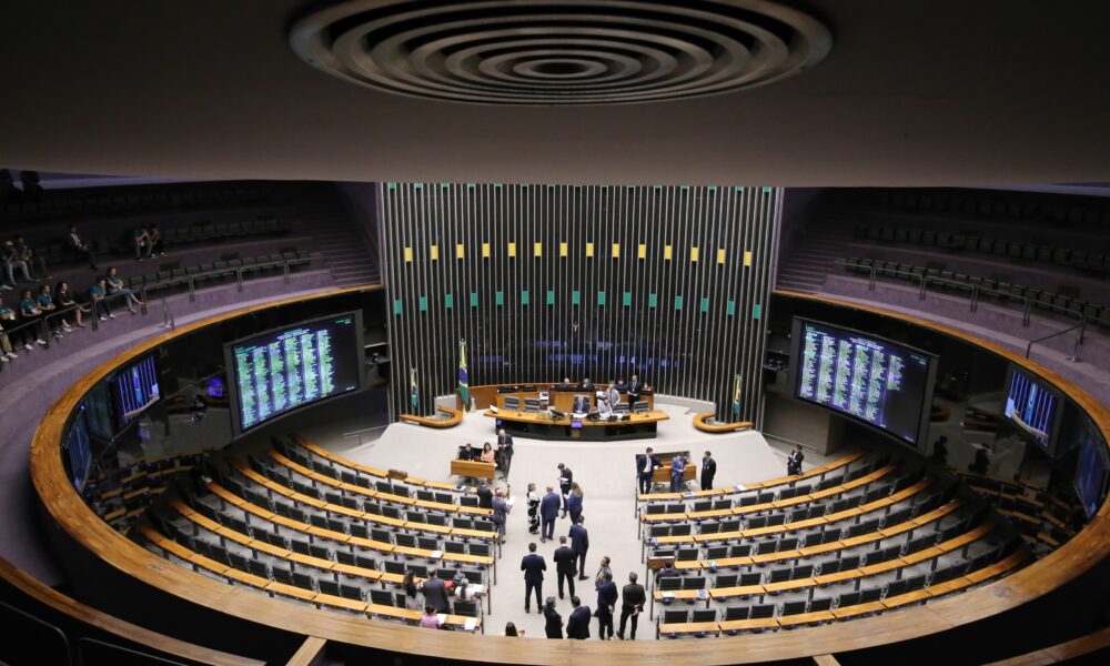 Câmara aprova PEC que reserva mínimo de 1% do orçamento para assistência social - PEC assistência social 1% orçamento