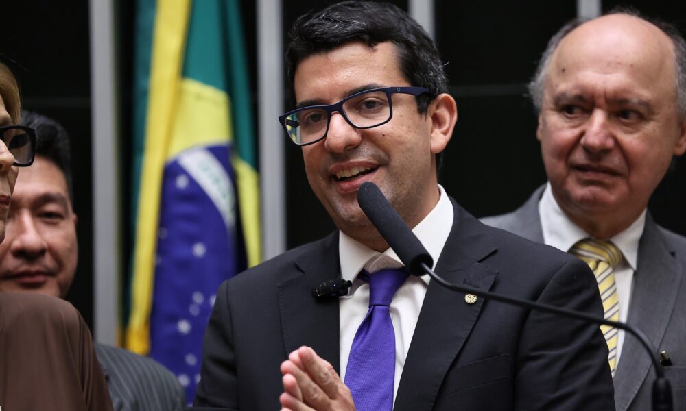 Deputado Marcelo Queiroz é investigado por envolvimento em esquema de fraudes na causa animal no RJ - fraudes em licitações no Rio de Janeiro