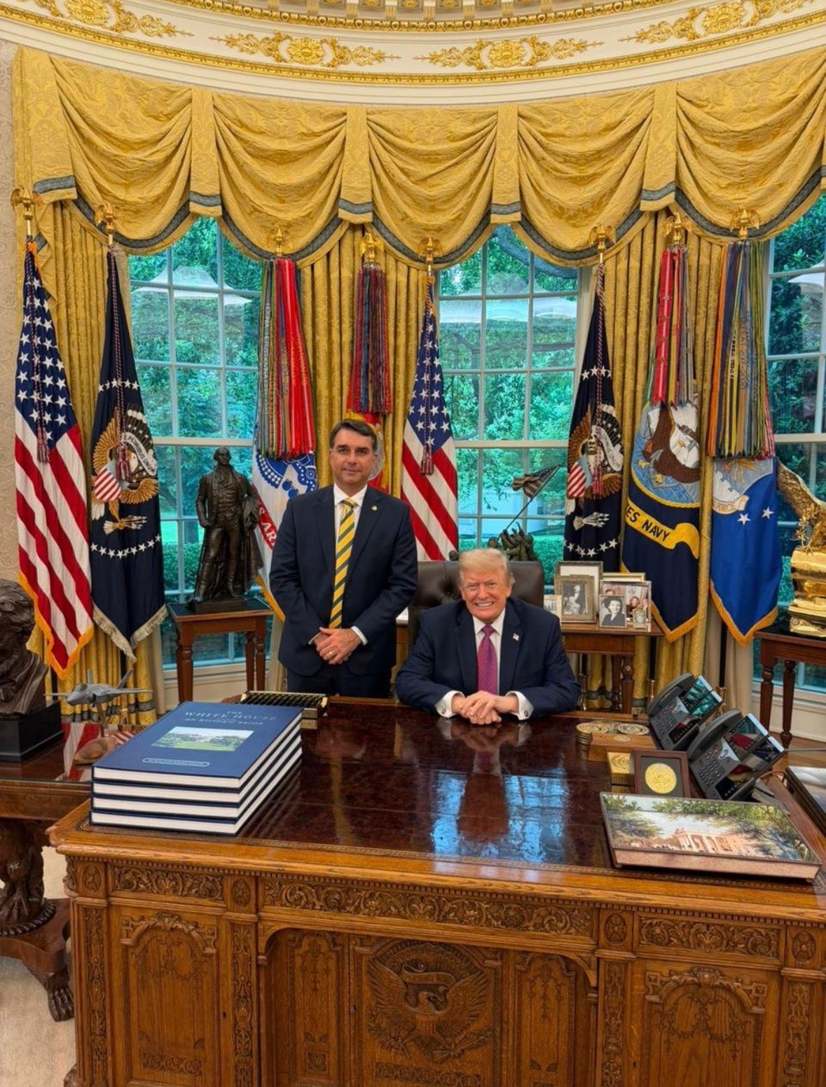 Flávio Bolsonaro busca encontro com Trump para amenizar crise do caso Vorcaro - Flávio Bolsonaro caso Vorcaro