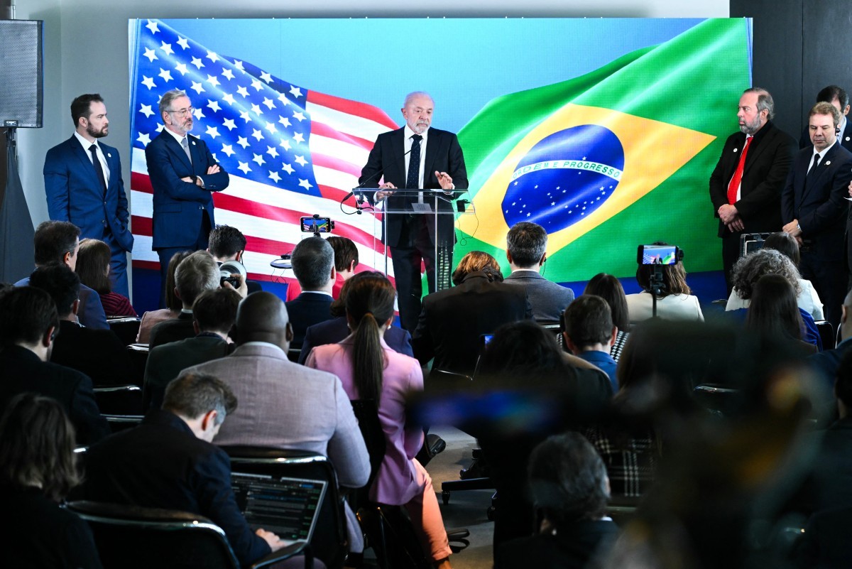 Lula revela que Trump não mencionou PIX em reunião e espera que EUA criem sistema semelhante