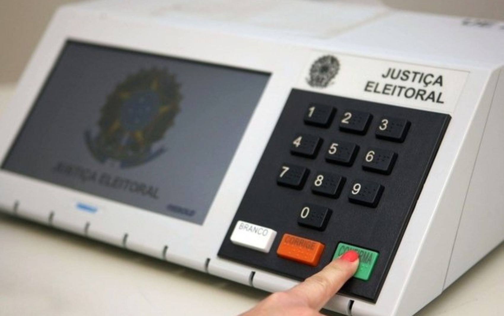Regras do TSE para uso de inteligência artificial nas eleições 2026 impactam propaganda e plataformas digitais