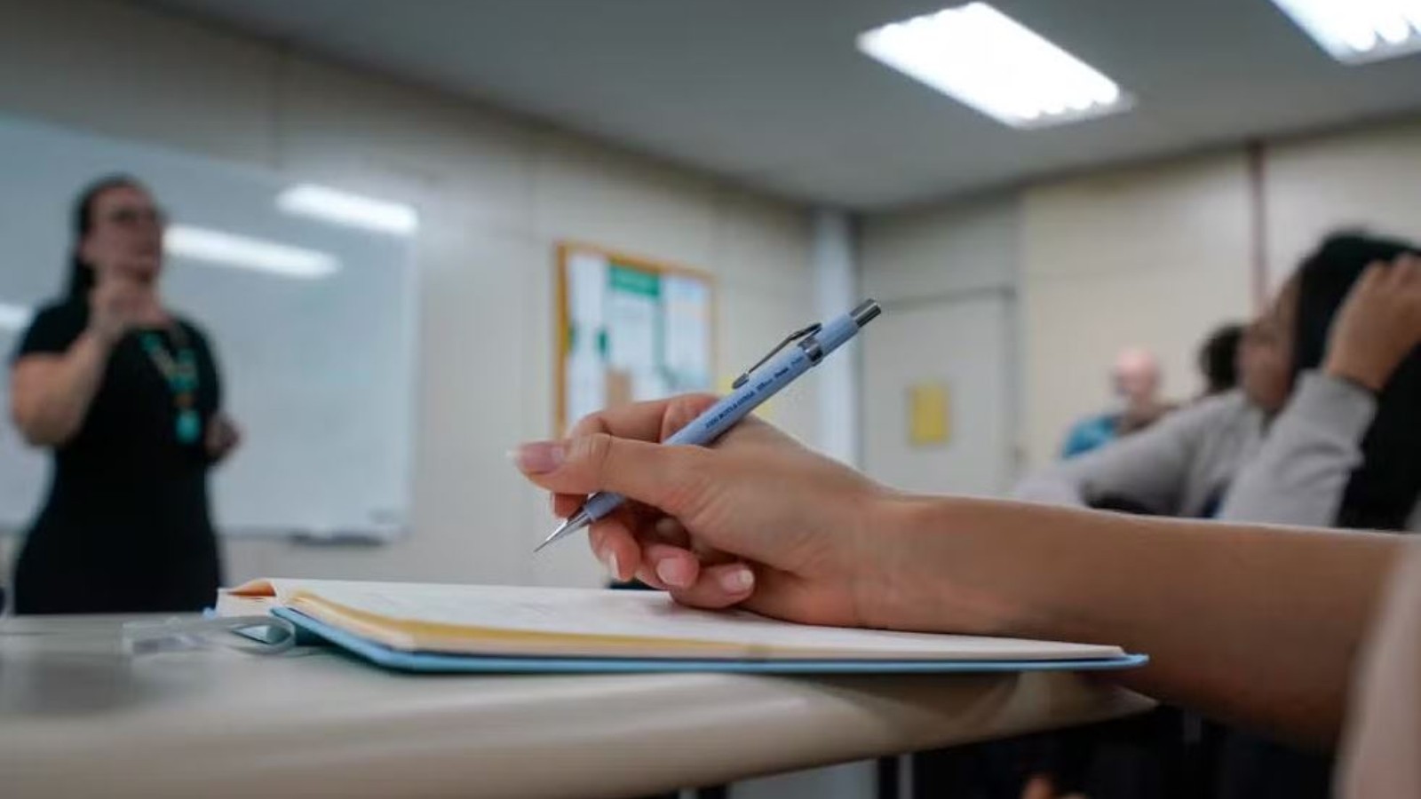 Senado aprova piso salarial de R$ 5.130 para professores em 2026 com novo cálculo de reajuste - piso salarial dos professores 2026