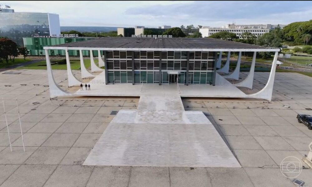 STF é pressionado por juízes para atualizar teto do funcionalismo e flexibilizar penduricalhos
