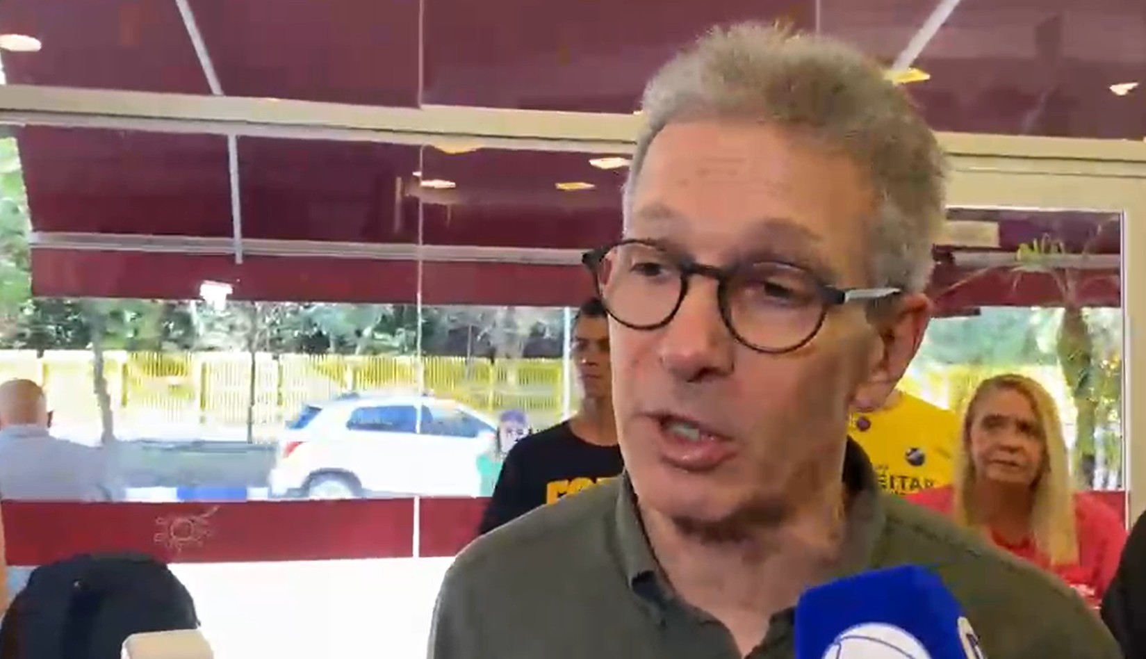 Romeu Zema defende direito de Bolsonaro enviar cartas e critica ministro Moraes em campanha presidencial